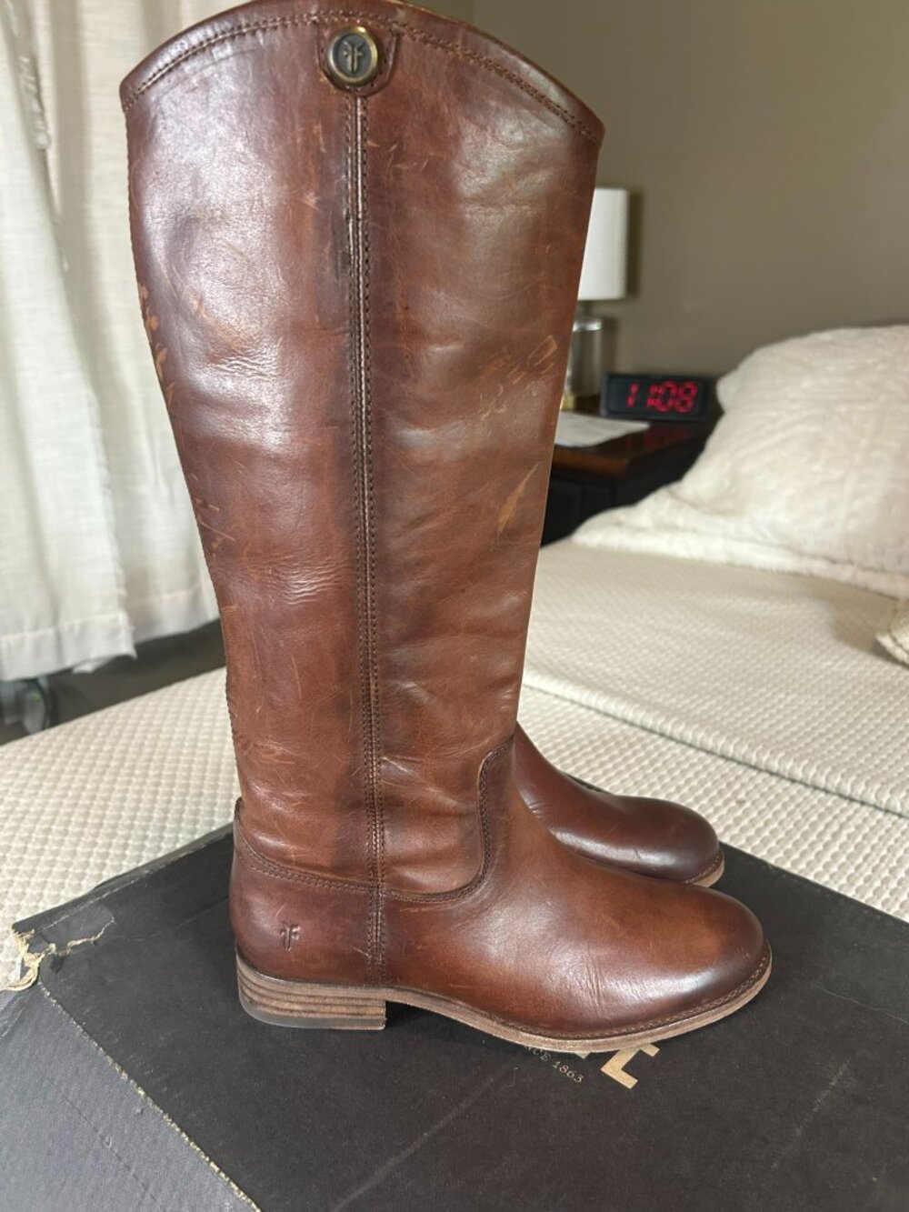 Frye ladies boots size 6.5 NWT - Picture 3 of 6